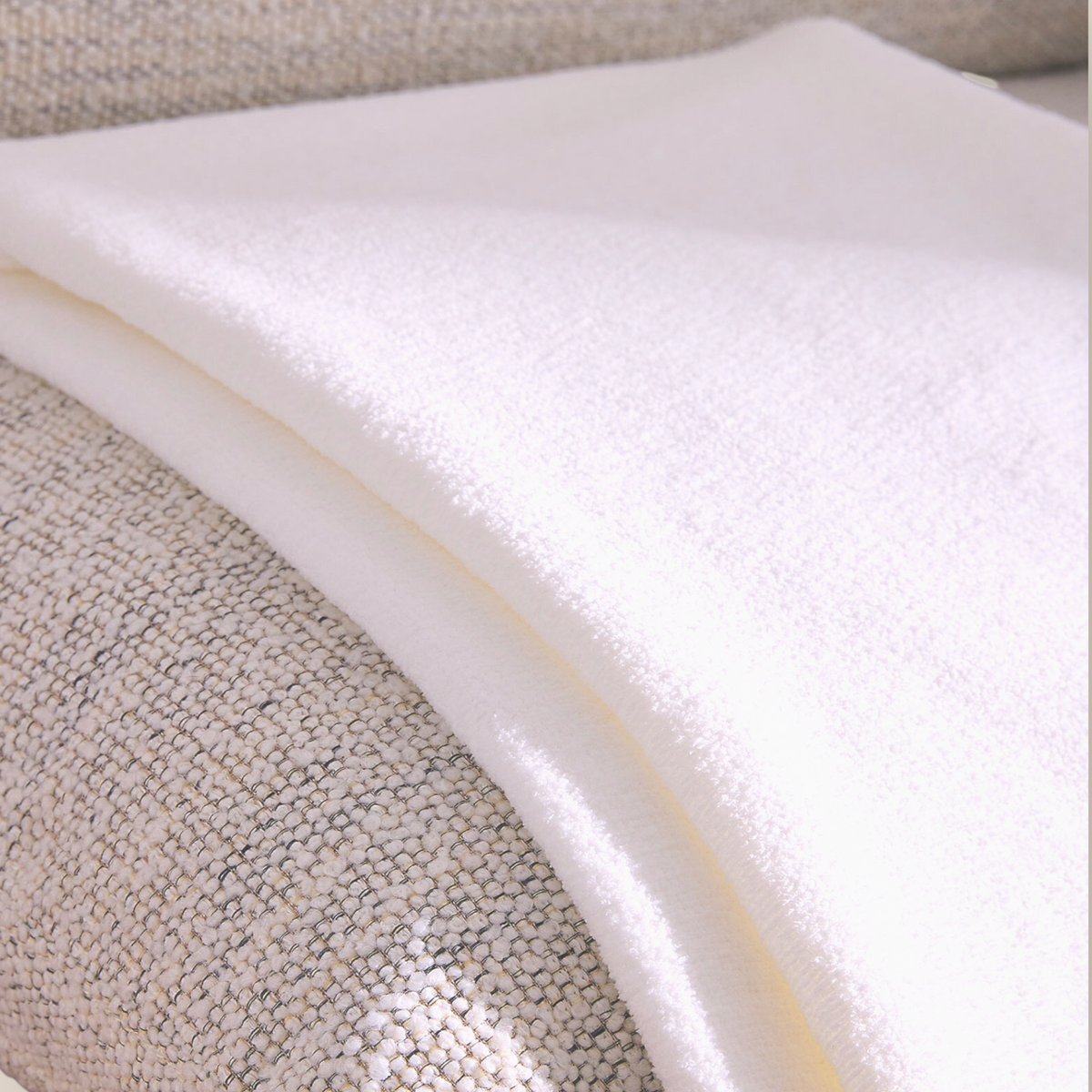 Jeté doux en tricot chenille – Blanc (130 x 150 cm)