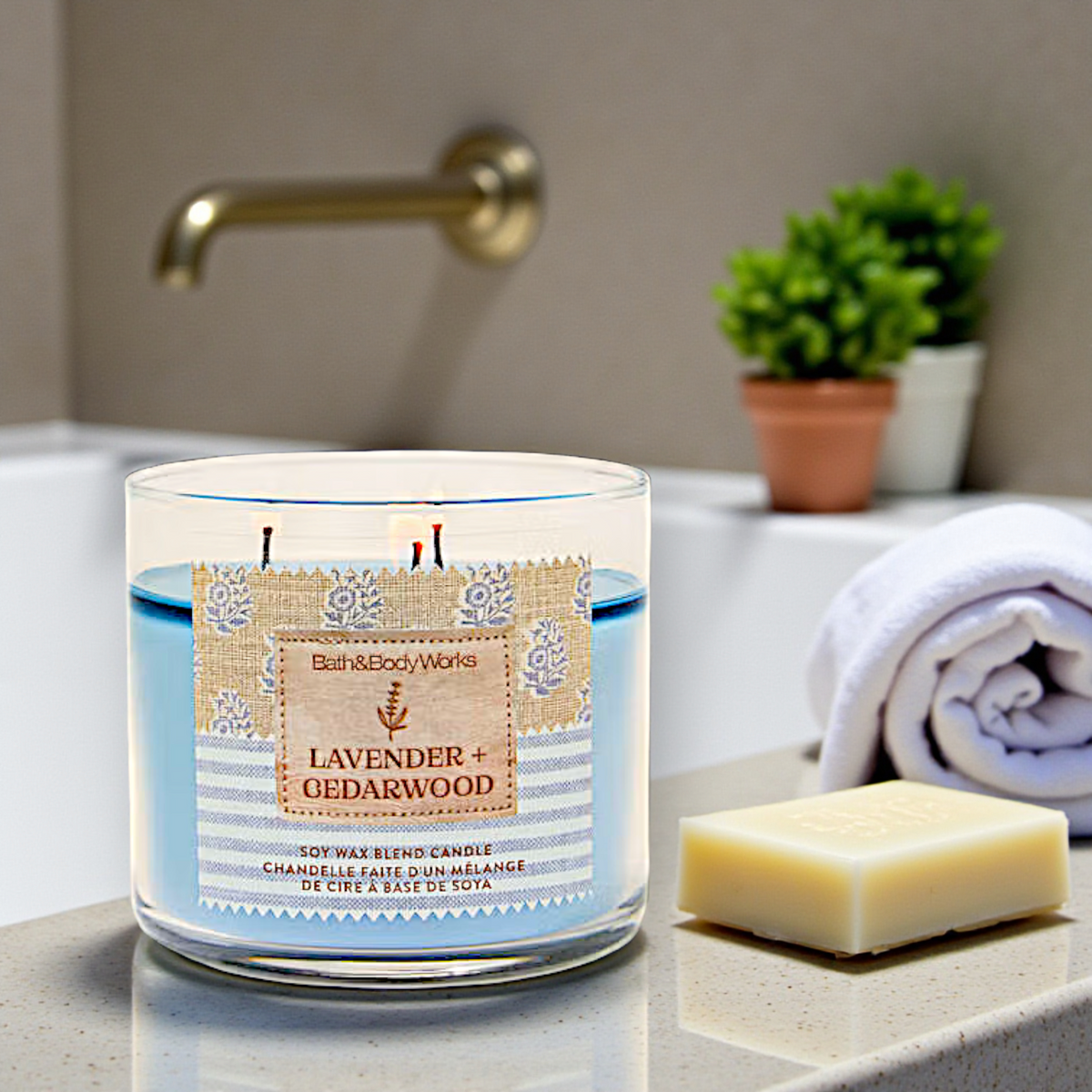 Bougie 3 mèches – Lavender + Cedarwood – Bath & Body Works