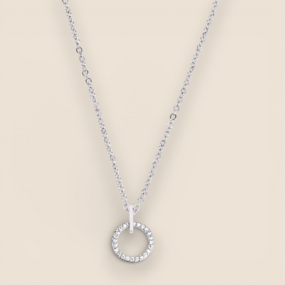 Collier délicat à pendentif rond plaqué or blanc 14 carats