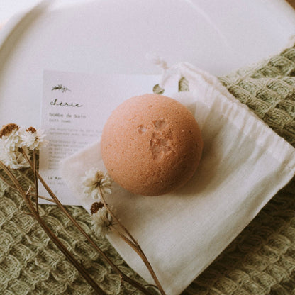 Bombe de bain naturelle artisanale aux huiles essentielles