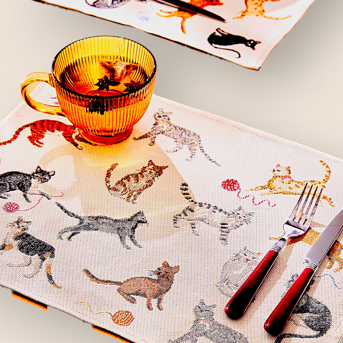 Amused cats tapestry placemat