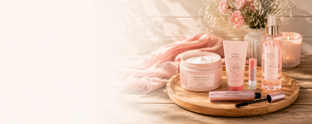 Section - Beauté douce & soins tendance - Des soins et petites touches beauté pour se sentir bien, fraîche et lumineuse.