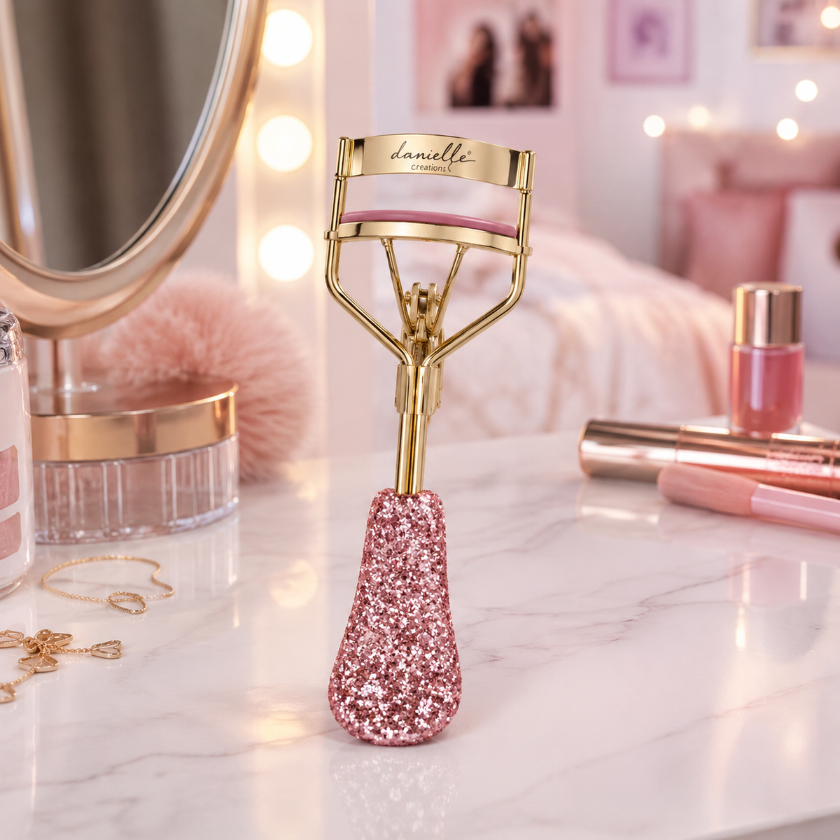 Recourbe cils rose pailleté – Finition lumineuse