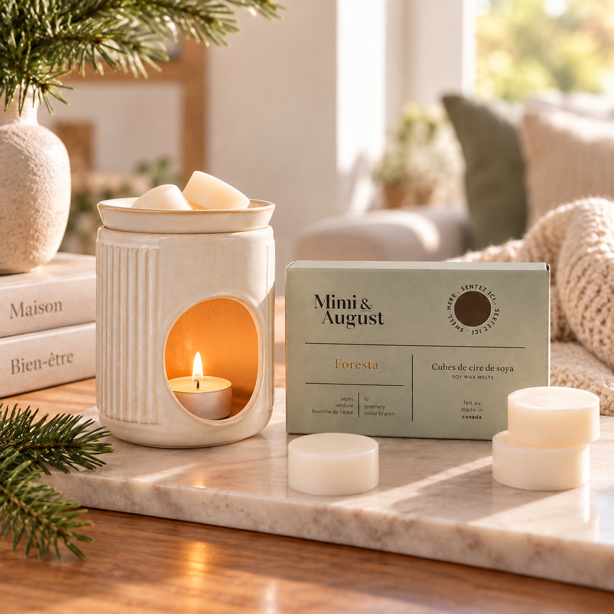Diffuseur en céramique Lueur avec fondants de cire de soya Foresta dans une ambiance maison chaleureuse.