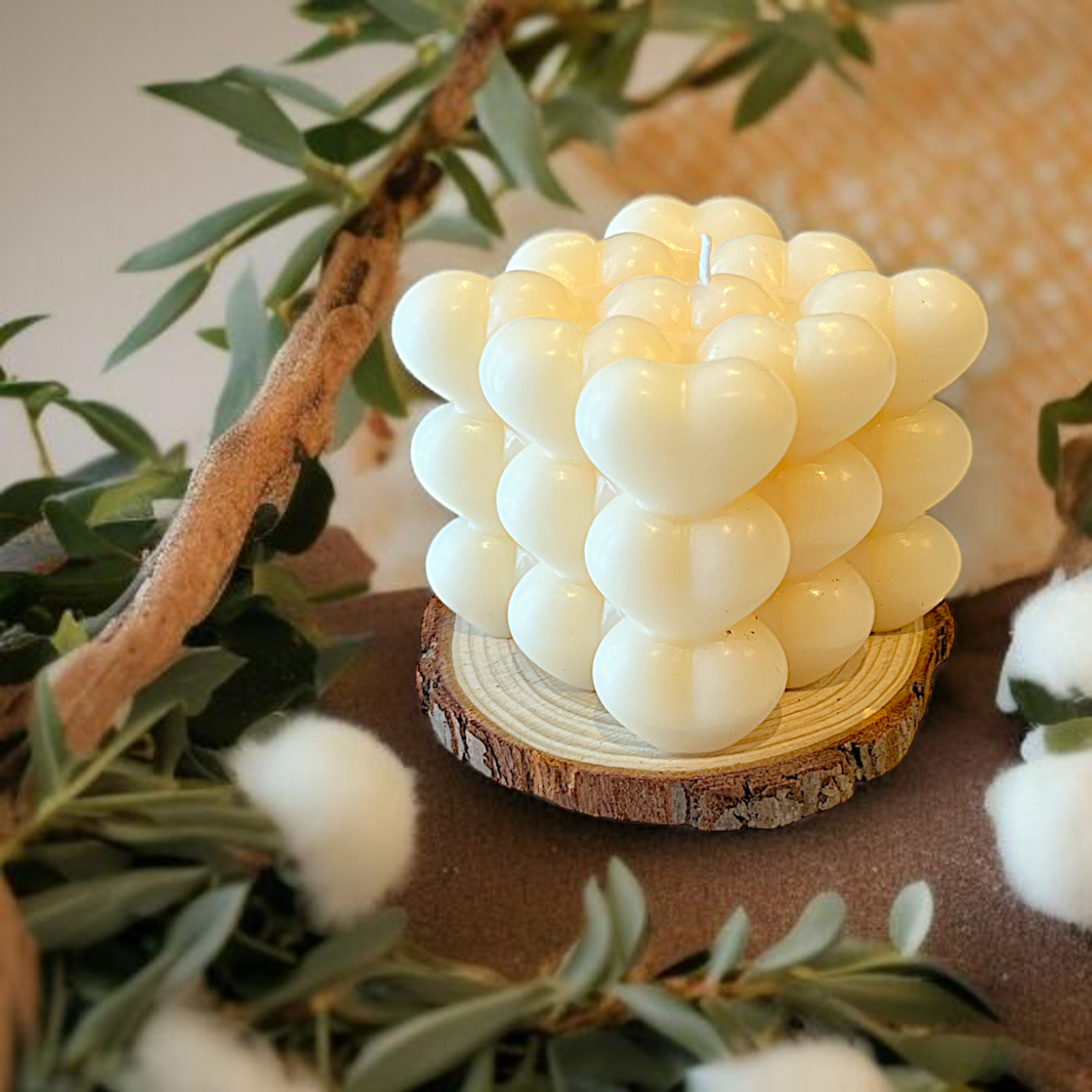 Duo décoratif cœur & bois – Bougie artisanale forme de cœur et sous-plat en bois