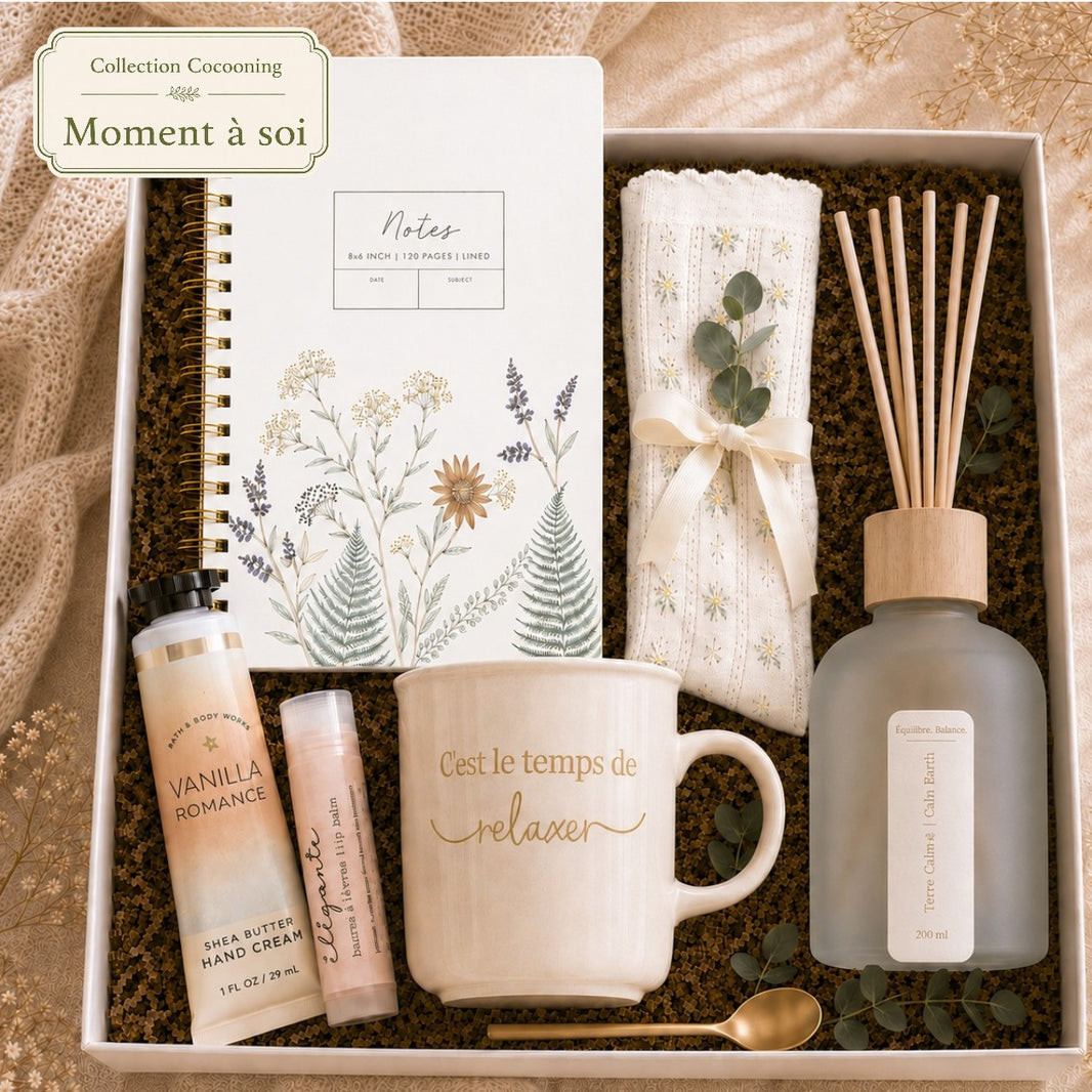 Coffret cadeau cocooning Moment à soi avec tasse, carnet floral, diffuseur, chaussettes et soins