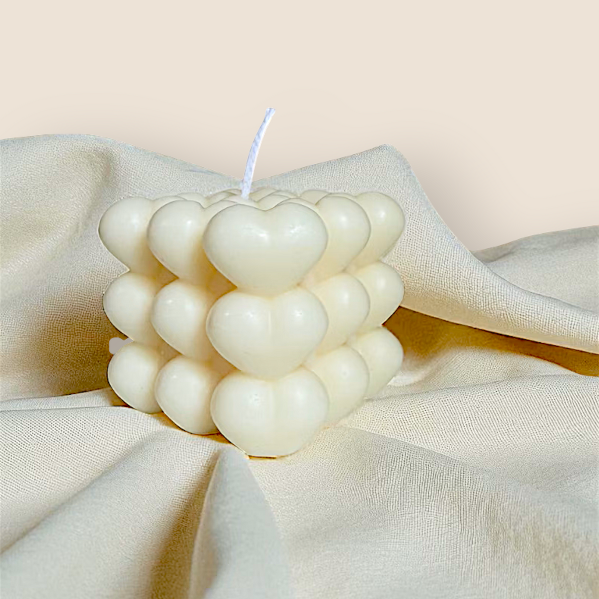 Duo décoratif cœur & bois – Bougie artisanale forme de cœur et sous-plat en bois