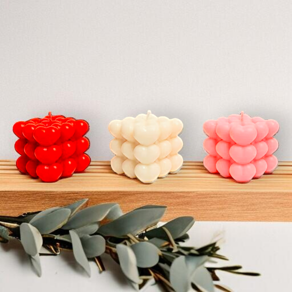 Duo décoratif cœur & bois – Bougie artisanale forme de cœur et sous-plat en bois